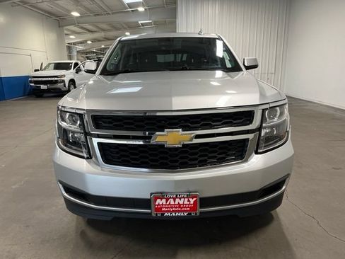 Used 2020 Chevrolet Suburban LT RWD image 8