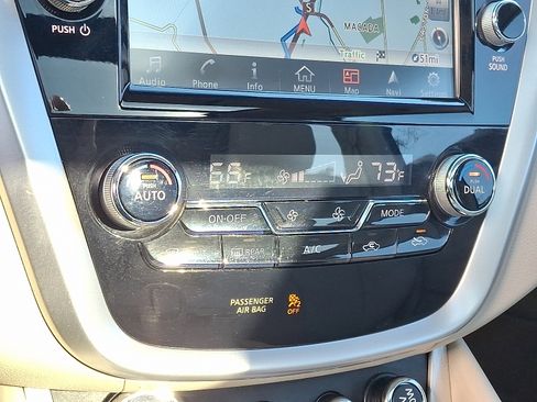 Used 2015 Nissan Murano Platinum w/ Platinum Technology Package image 17