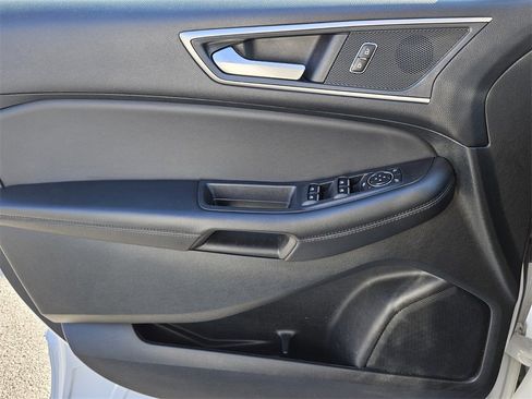 Used 2024 Ford Edge SEL image 25