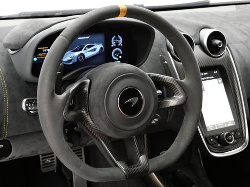 Used 2019 McLaren 600LT RWD image 14