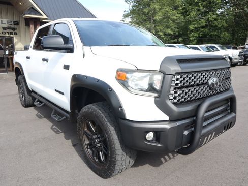 Used 2019 Toyota Tundra SR5 w/ SR5 Upgrade Package image 3