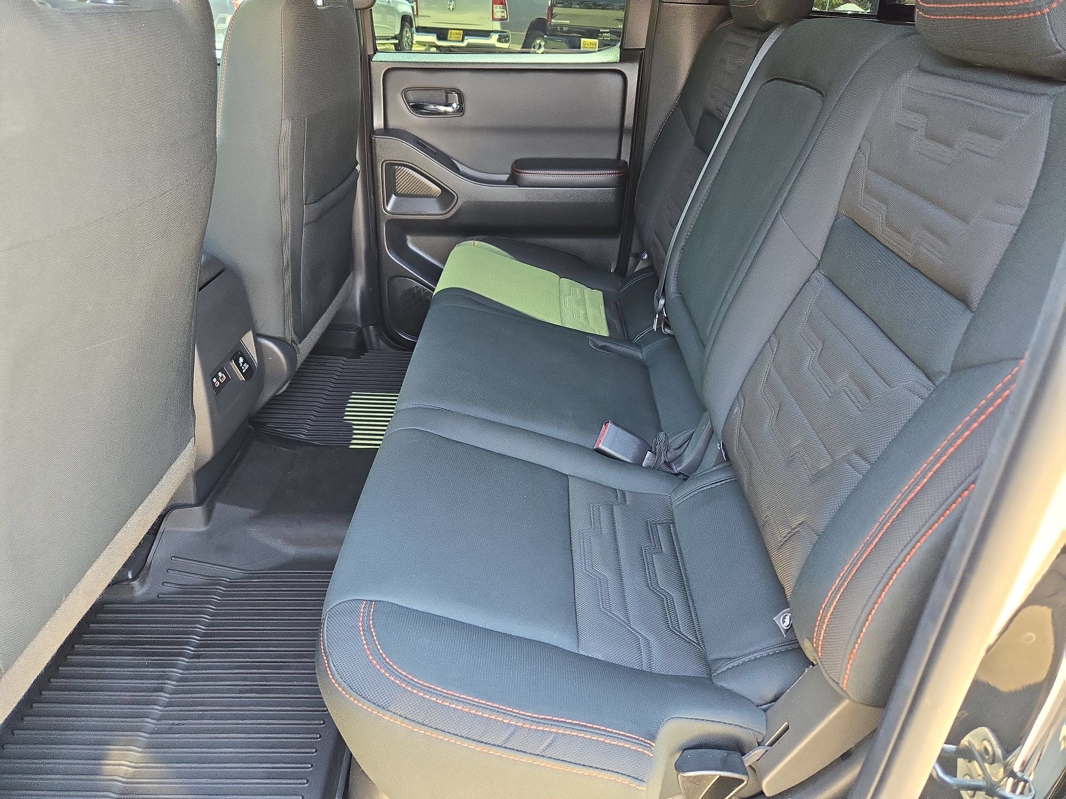 Used 2024 Nissan Frontier PRO-4X w/ Pro Convenience Package AWD/4WD image 13
