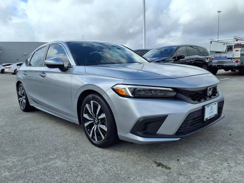 Certified 2023 Honda Civic EX-L image 2