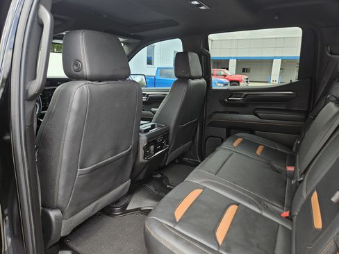 Used 2023 GMC Sierra 1500 AT4 w/ AT4 Premium Package image 31