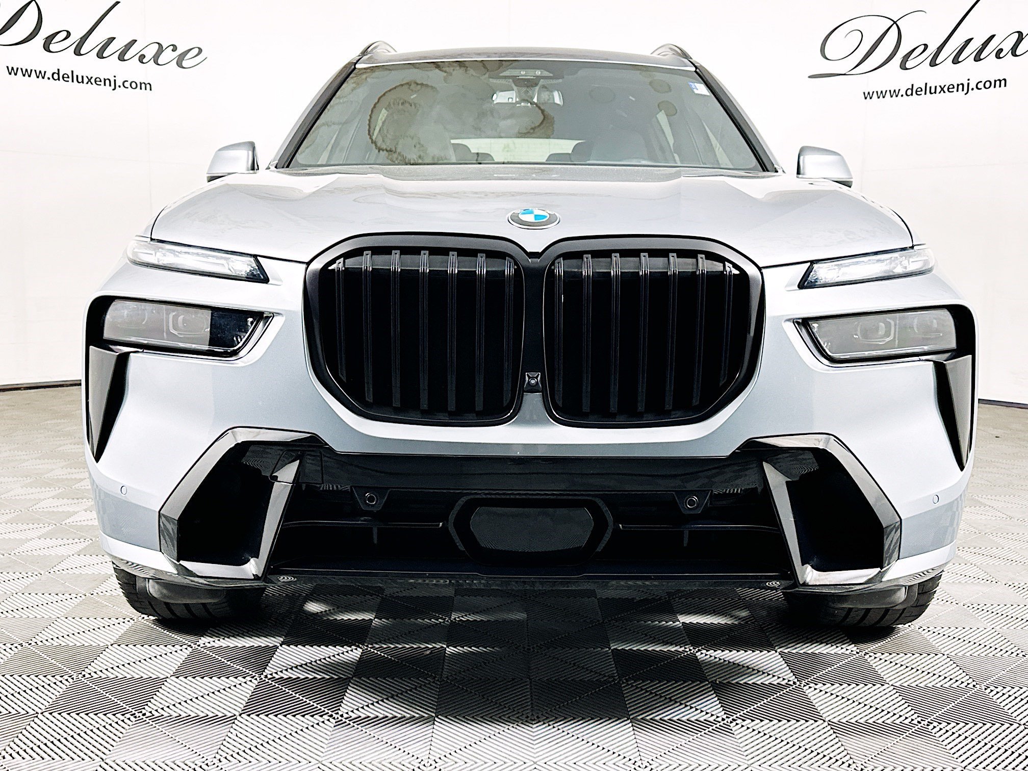 Used 2024 BMW X7 xDrive40i w/ Executive Package AWD/4WD image 2