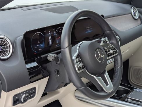 Used 2023 Mercedes-Benz GLA 250 4MATIC image 15