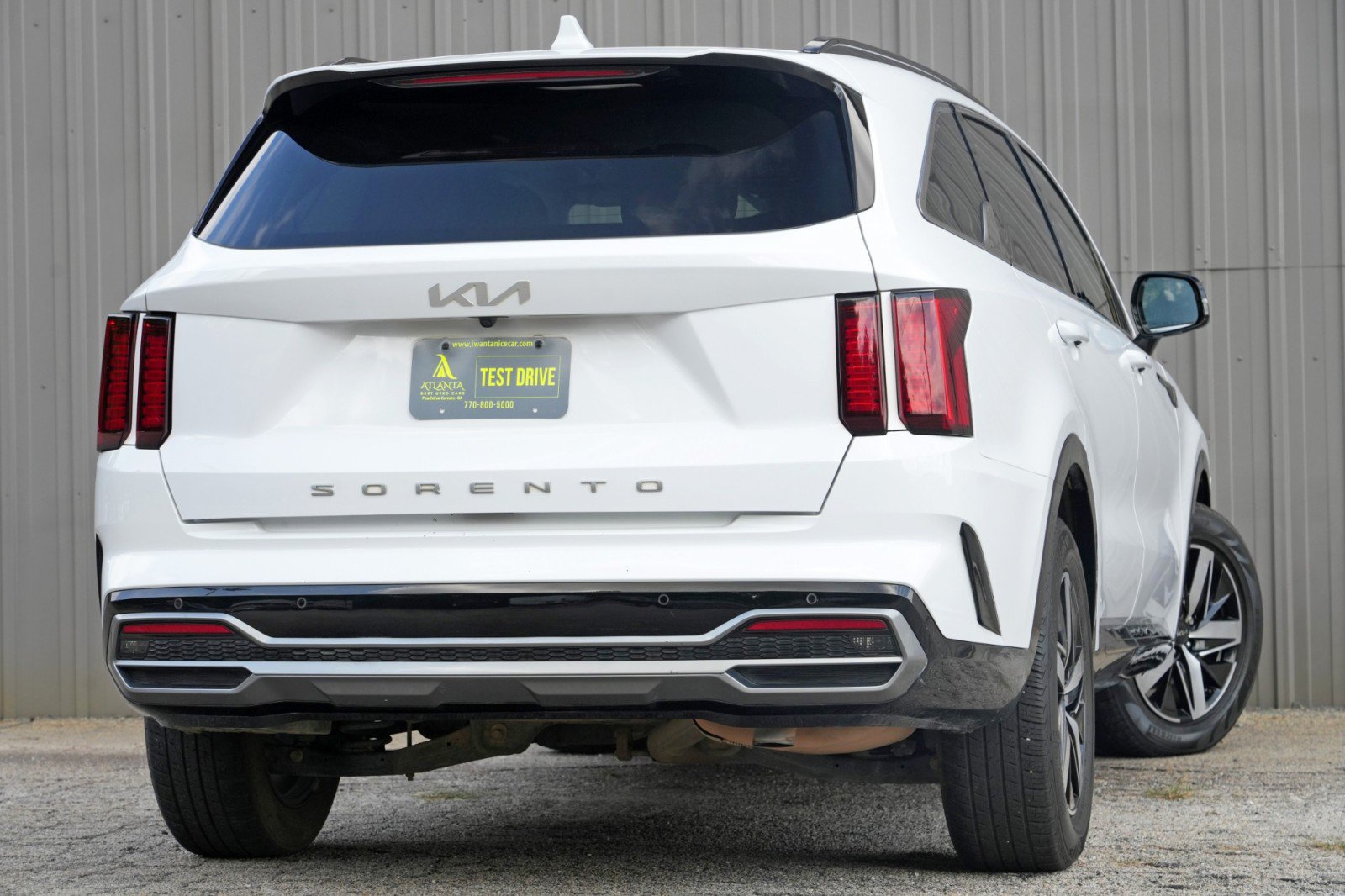Used 2022 Kia Sorento EX w/ Panoramic Sunroof Package FWD image 4