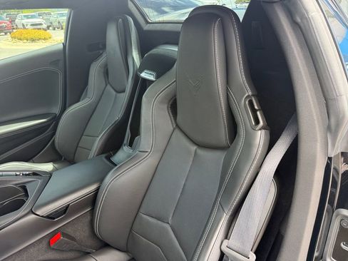 Used 2025 Chevrolet Corvette Z06 RWD image 11