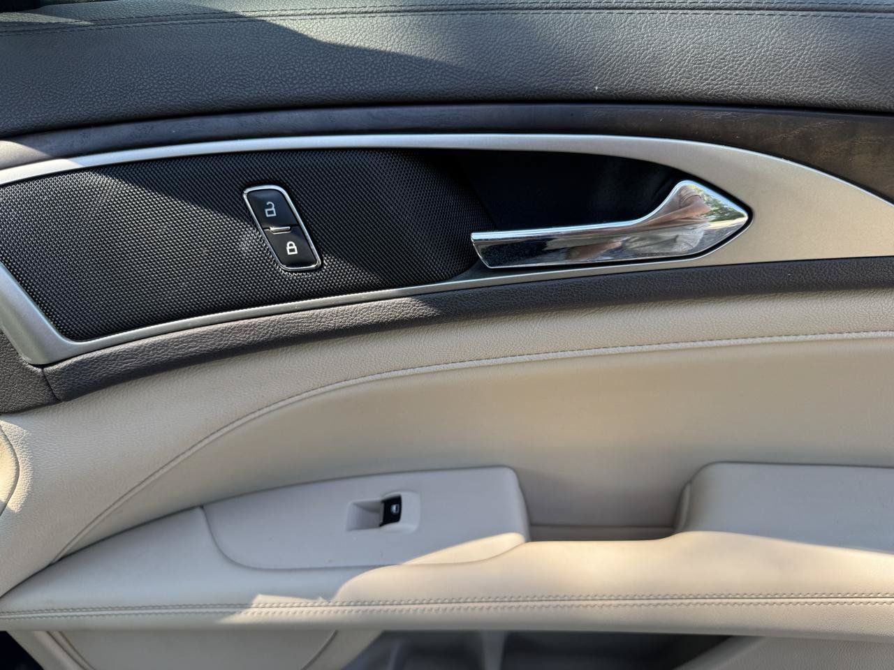 Used 2017 Lincoln MKZ Reserve w/ Climate Package AWD/4WD image 28