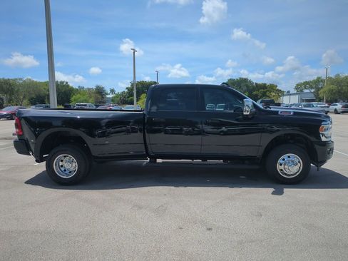 Used 2024 RAM 3500 Laramie w/ Towing Technology Group AWD/4WD image 5