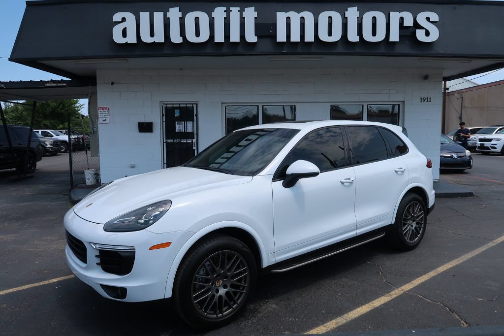 Used 2017 Porsche Cayenne AWD/4WD image 1