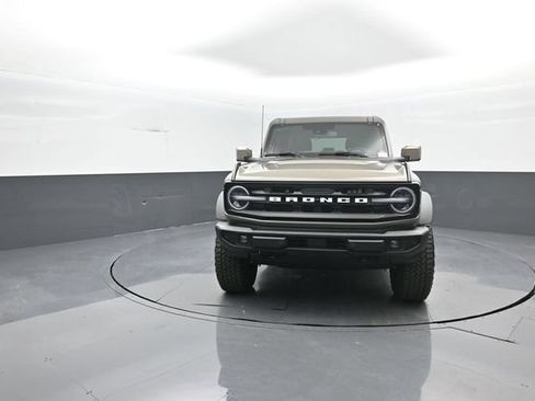 New 2026 Ford Bronco Outer Banks w/ Sasquatch Package AWD/4WD image 3