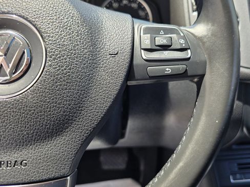 Used 2014 Volkswagen Tiguan SEL FWD image 29