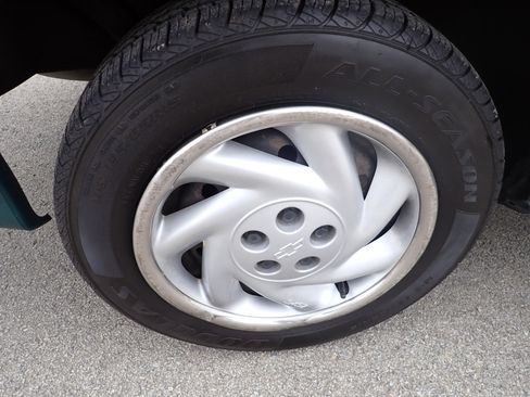 Used 1998 Chevrolet Cavalier Sedan w/ Preferred Equipment Group 1 image 15