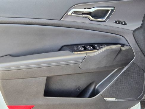 Used 2025 Kia Sportage SX FWD image 11