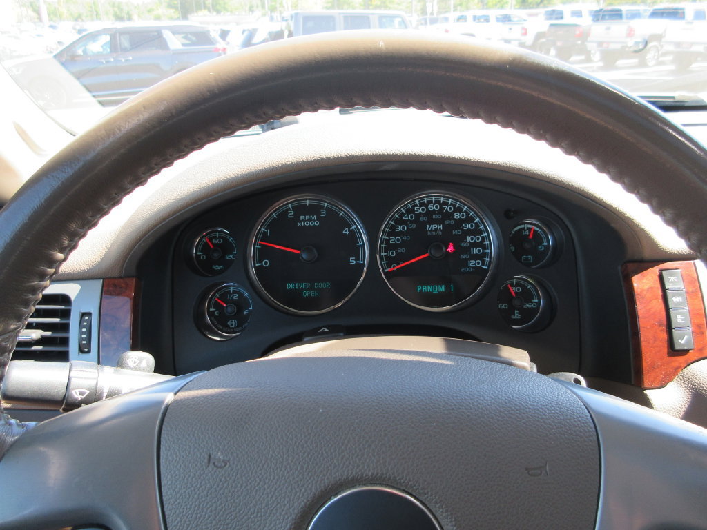 Used 2014 GMC Sierra 2500 SLT w/ SLT Convenience Package AWD/4WD image 31