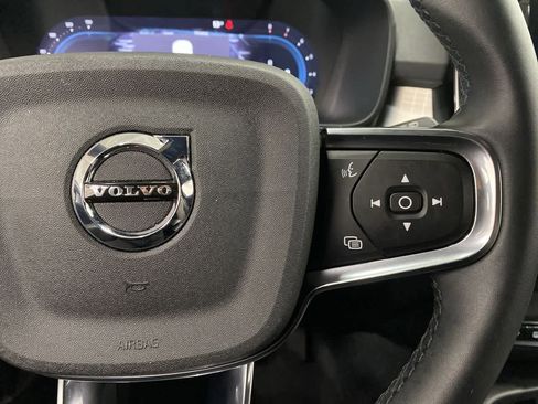 Used 2024 Volvo XC40 B5 Core image 22