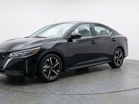 Used 2025 Nissan Sentra SV image 3