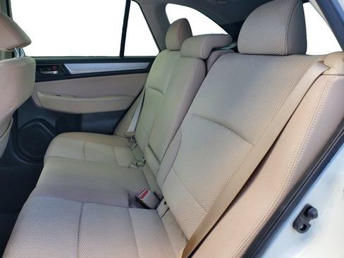 Used 2018 Subaru Outback 2.5i Premium AWD/4WD image 19