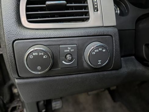 Used 2013 Chevrolet Tahoe 4WD image 12