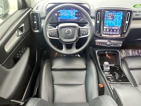 Used 2025 Volvo XC40 B5 Plus AWD/4WD image 52