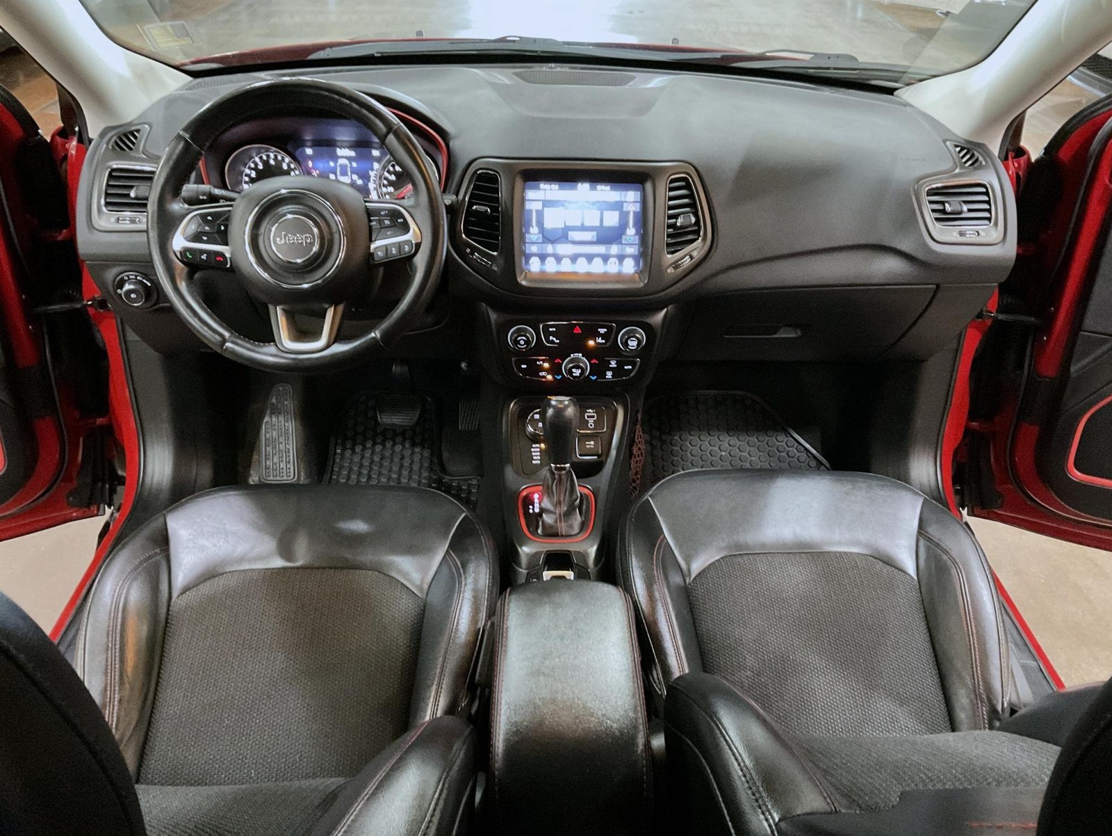 Used 2019 Jeep Compass Trailhawk w/ Cold Weather Group AWD/4WD image 12