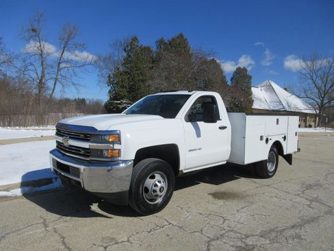 Used 2015 Chevrolet Silverado 3500 W/T image 2