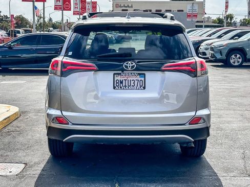 Used 2016 Toyota RAV4 SE FWD image 8