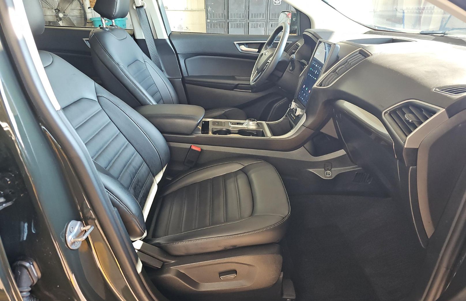 Used 2024 Ford Edge SEL w/ Convenience Package AWD/4WD image 9