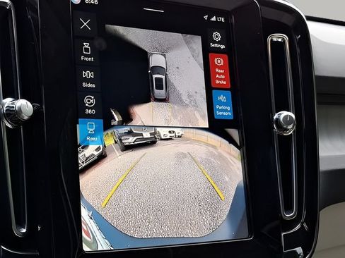 Certified 2024 Volvo XC40 B5 Ultimate w/ Protection Package Premier AWD/4WD image 14