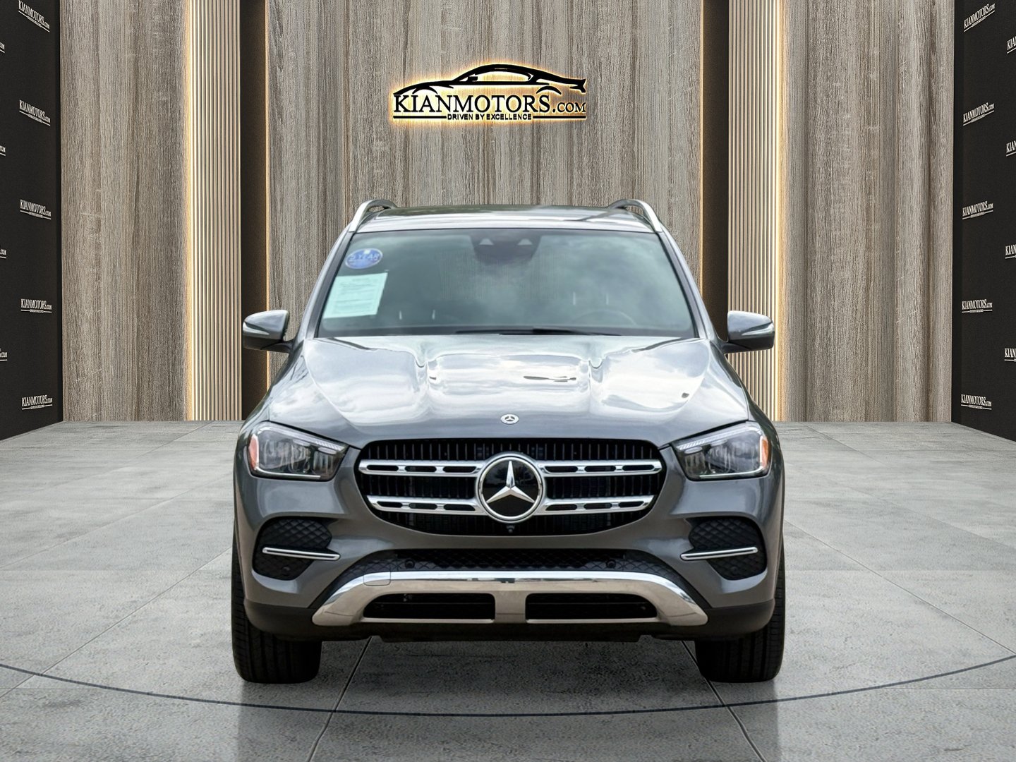 Used 2025 Mercedes-Benz GLE 450e 4MATIC image 2