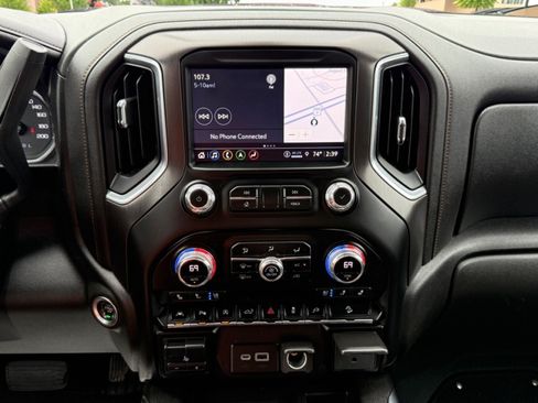 Used 2021 GMC Sierra 1500 AT4 w/ AT4 Preferred Package AWD/4WD image 15