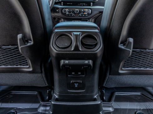 Used 2025 Jeep Wrangler Unlimited Rubicon image 33