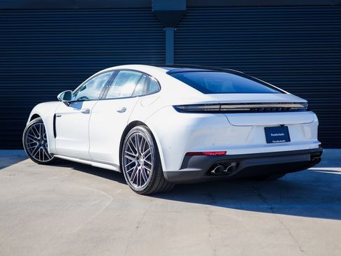 New 2026 Porsche Panamera 4 image 3