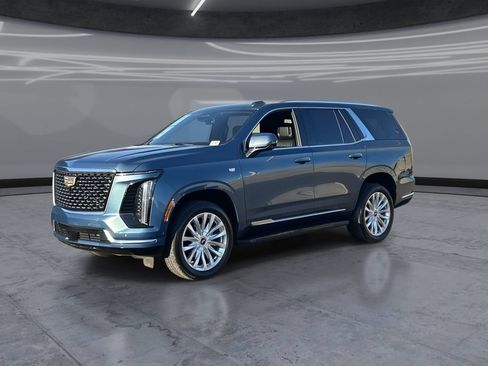 Used 2025 Cadillac Escalade Luxury AWD/4WD image 3