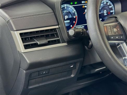 Used 2023 Mitsubishi Outlander SE FWD image 10