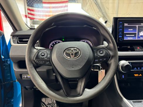 Used 2019 Toyota RAV4 LE w/ All Weather Liner Package AWD/4WD image 19