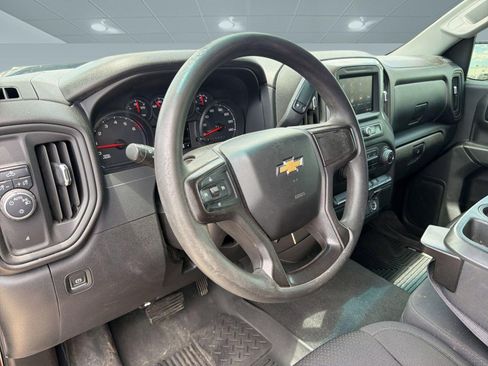 Used 2020 Chevrolet Silverado 1500 Custom w/ Custom Value Package RWD image 4