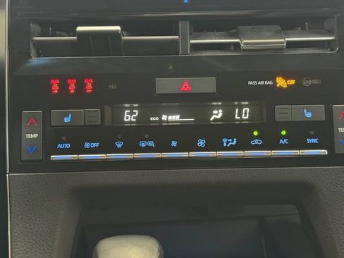 Used 2019 Toyota Avalon XSE FWD image 4