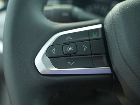 Used 2025 Jeep Compass Latitude AWD/4WD image 33