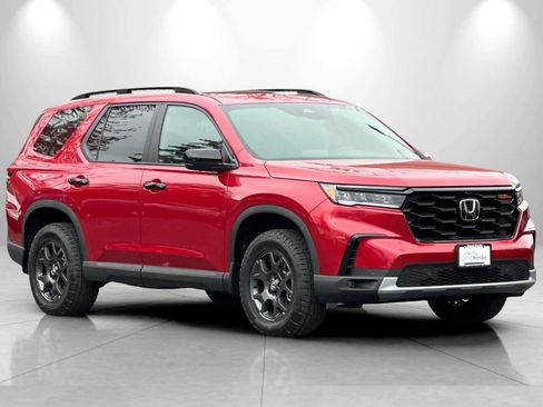New 2025 Honda Pilot TrailSport image 9