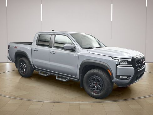 Certified 2025 Nissan Frontier PRO-4X AWD/4WD image 1