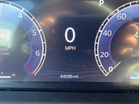 Used 2024 Jeep Grand Cherokee Limited image 29