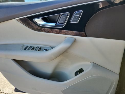 Used 2017 Audi Q7 3.0T Premium Plus image 21