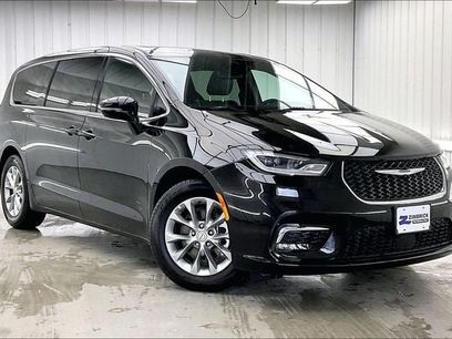Used 2026 Chrysler Pacifica Limited