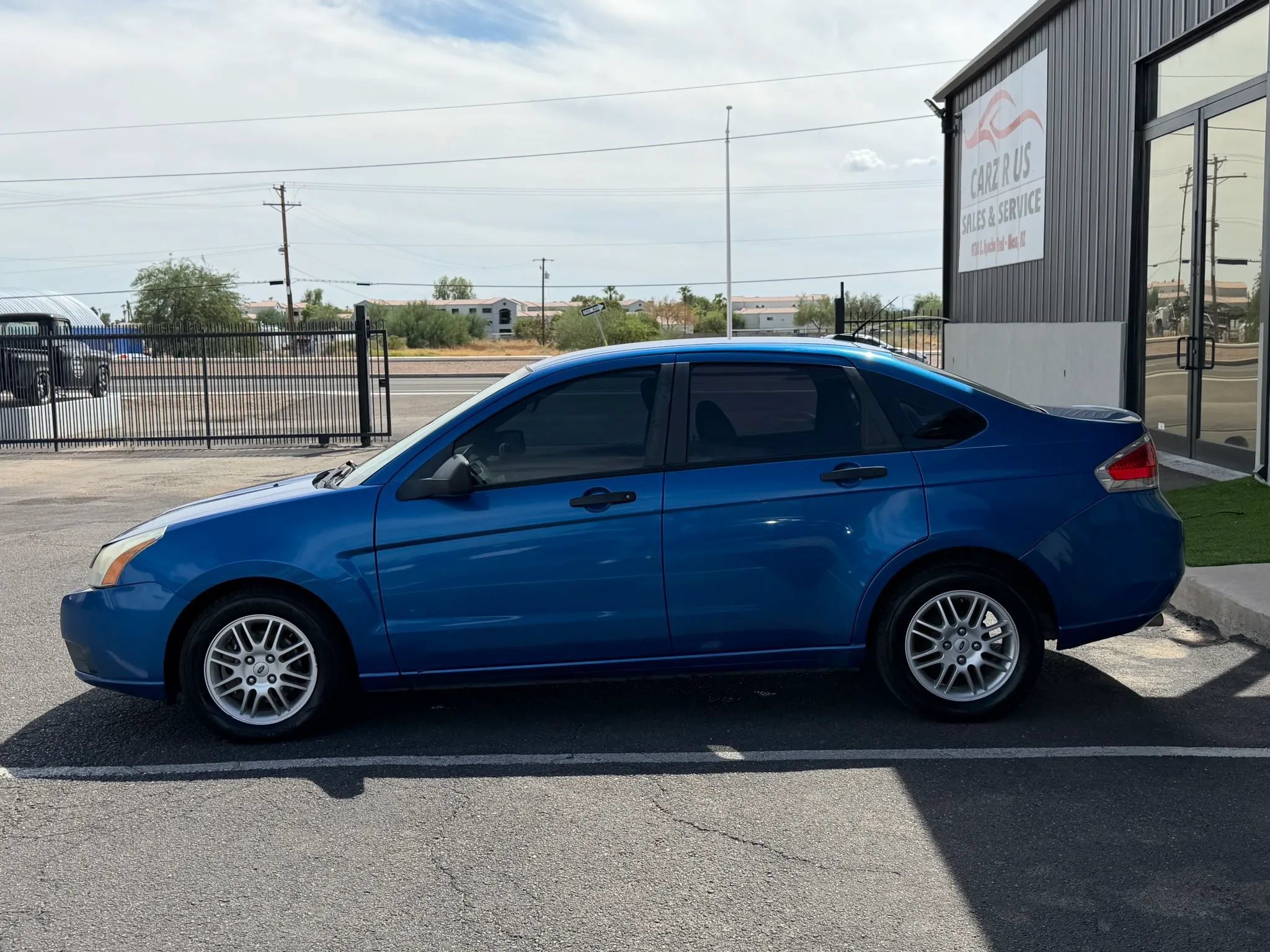 Used 2011 Ford Focus SE w/ 201A Rapid Spec Order Code FWD image 3