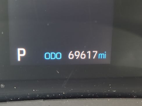 Certified 2023 Toyota Sienna XLE AWD/4WD image 24