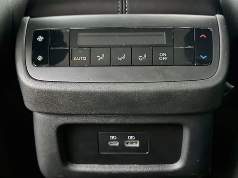Used 2025 Nissan Pathfinder SV AWD/4WD image 26
