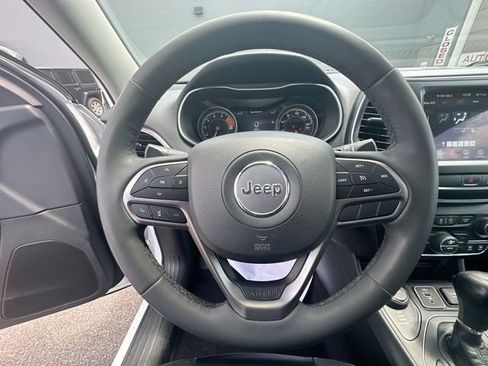 Used 2022 Jeep Cherokee Latitude Lux w/ Sun & Sound Group AWD/4WD image 16