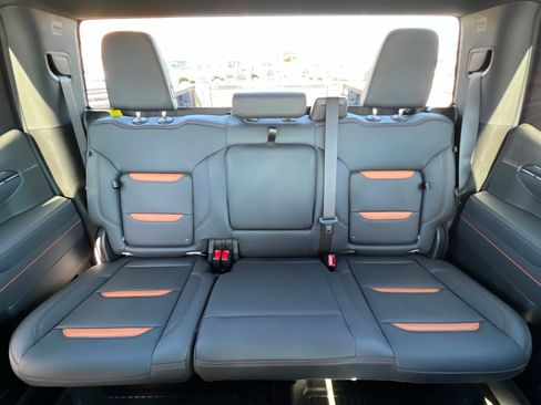 Certified 2025 GMC Sierra 1500 AT4 image 25